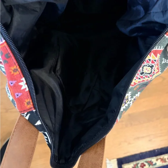 XXL Tote Bag with Brown Accents, by Twig & Arrow - Picture 6 of 8